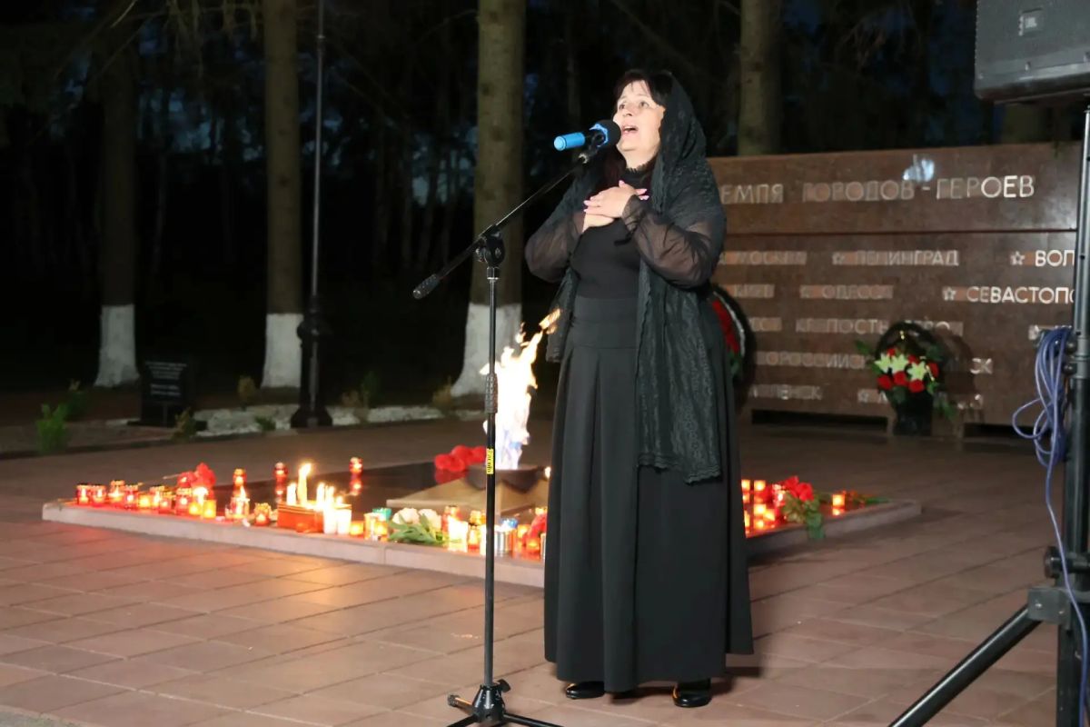 Накануне Дни памяти и скорби на мемориальном комплексе "Большой Дуб" традиционно зажглись Свечи Памяти Накануне Дни памяти и скорби на мемориальном комплексе "Большой Дуб" традиционно зажглись Свечи Памяти