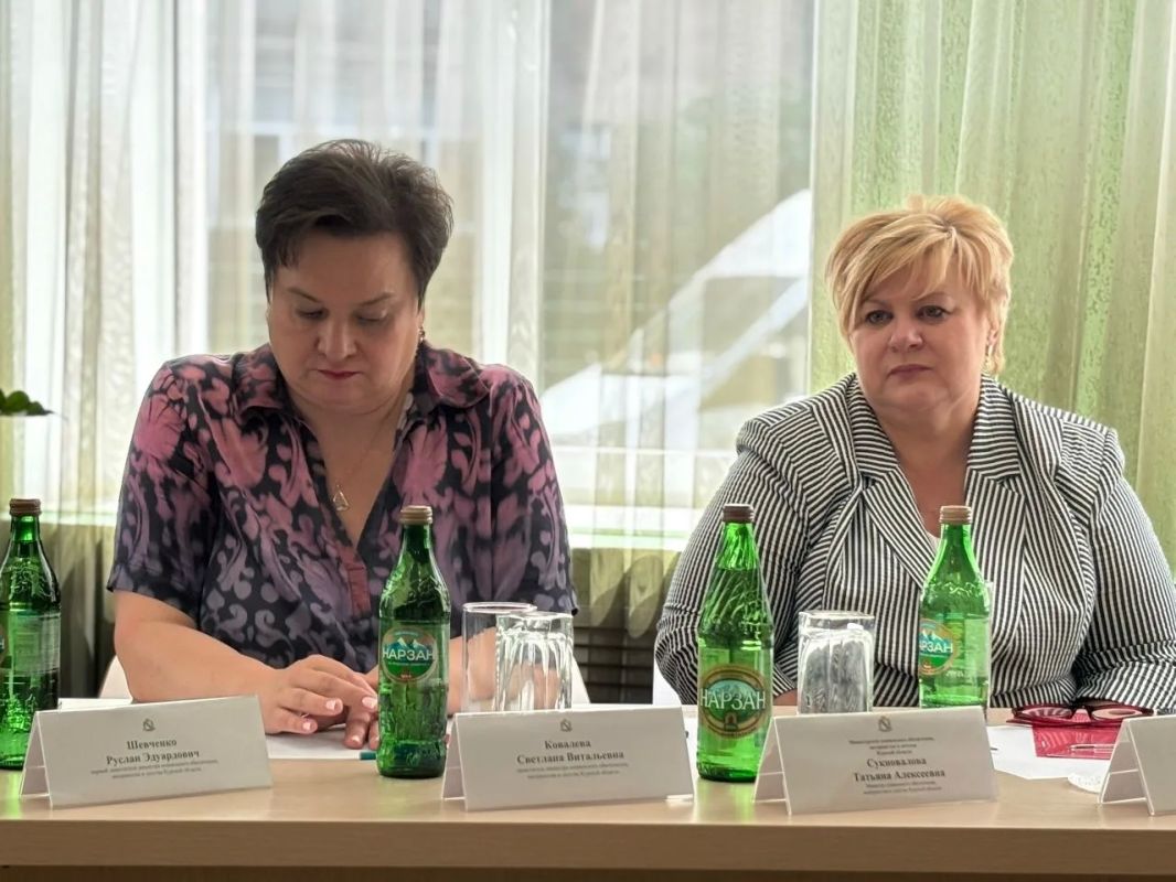 Министр социального обеспечения, материнства и детства Курской области Татьяна Сукновалова совместно со своими заместителями провела рабочее совещание с директорами стационарных организаций социального обслуживания, а также... Министр социального обеспечения, материнства и детства Курской области Татьяна Сукновалова совместно со своими заместителями провела рабочее совещание с директорами стационарных организаций социального обслуживания, а также...