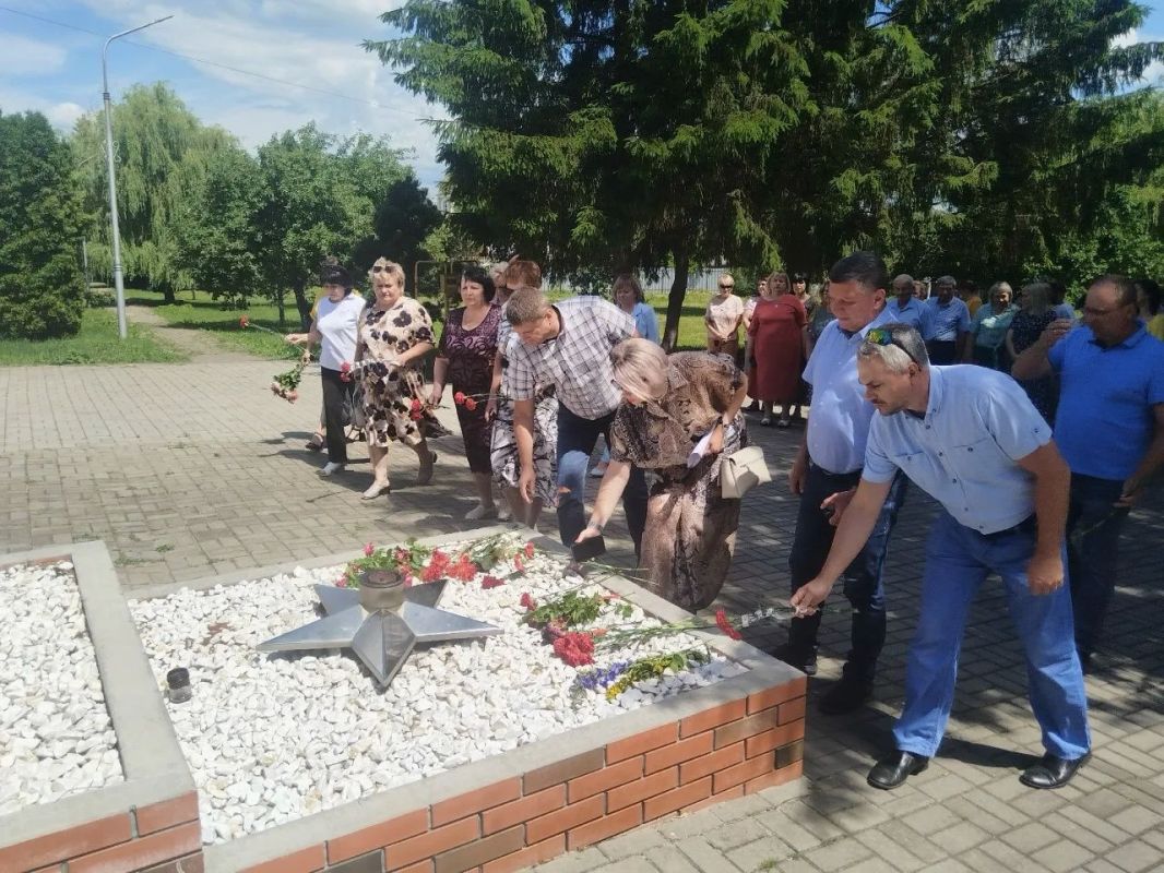 В этом году исполнилось 85 лет со дня начала самой страшной и кровопролитной войны за всё время существования России В этом году исполнилось 85 лет со дня начала самой страшной и кровопролитной войны за всё время существования России