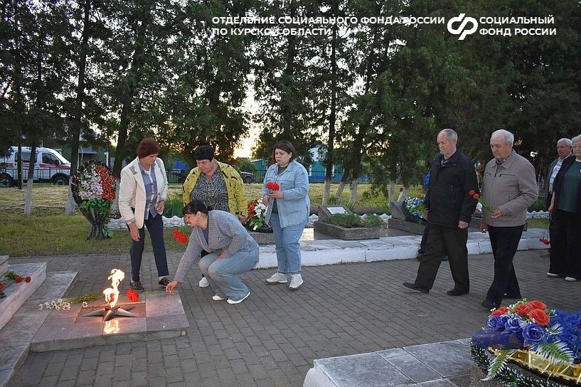 Сегодня, в день 85-летия начала Великой Отечественной войны, сотрудники Отделения Соцфонда присоединились к Всероссийским мероприятиям, посвящённым памяти тех, кто отдал свои жизни за свободу и независимость нашей Родины Сегодня, в день 85-летия начала Великой Отечественной войны, сотрудники Отделения Соцфонда присоединились к Всероссийским мероприятиям, посвящённым памяти тех, кто отдал свои жизни за свободу и независимость нашей Родины