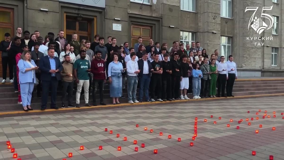 В День памяти и скорби курская студентка трогательно прочитала стихотворение «Зажгу свечу»