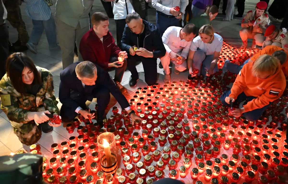 На мемориале «Курская дуга» зажгли «Огненные картины войны» На мемориале «Курская дуга» зажгли «Огненные картины войны»