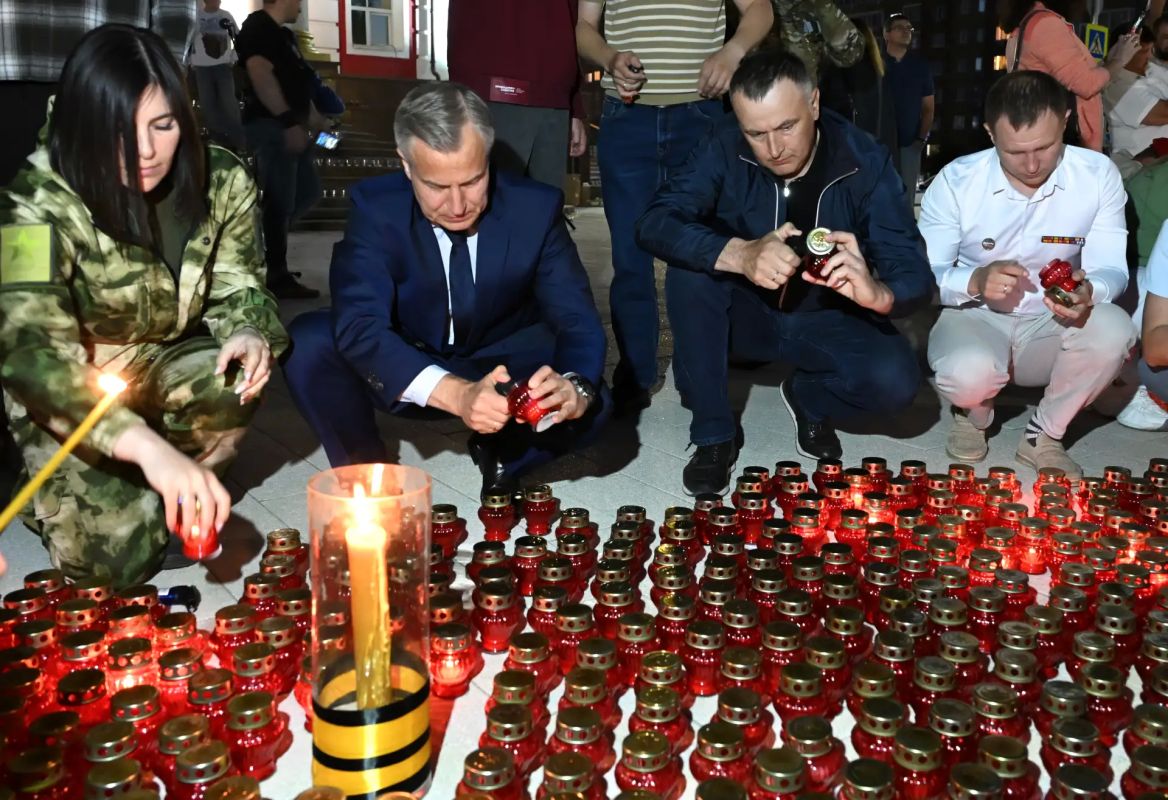 На мемориале «Курская дуга» зажгли «Огненные картины войны» На мемориале «Курская дуга» зажгли «Огненные картины войны»