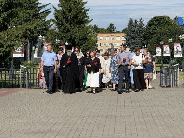 В День памяти и скорби в Понырях почтили память павших героев