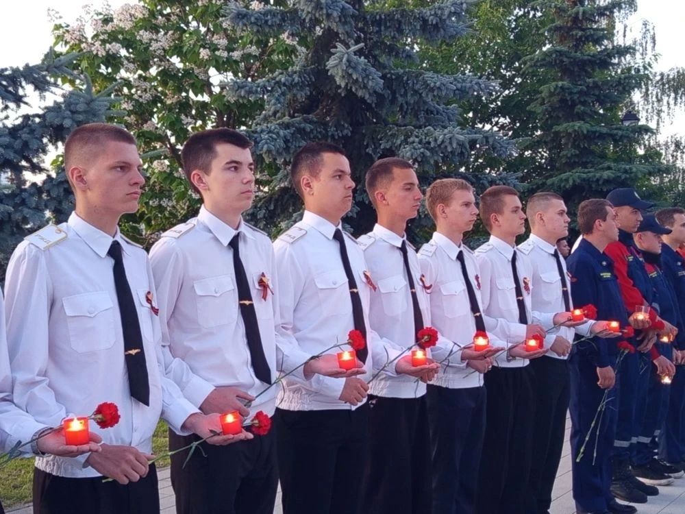 Курск зажёг свечи в память о погибших в годы Великой Отечественной войны Курск зажёг свечи в память о погибших в годы Великой Отечественной войны