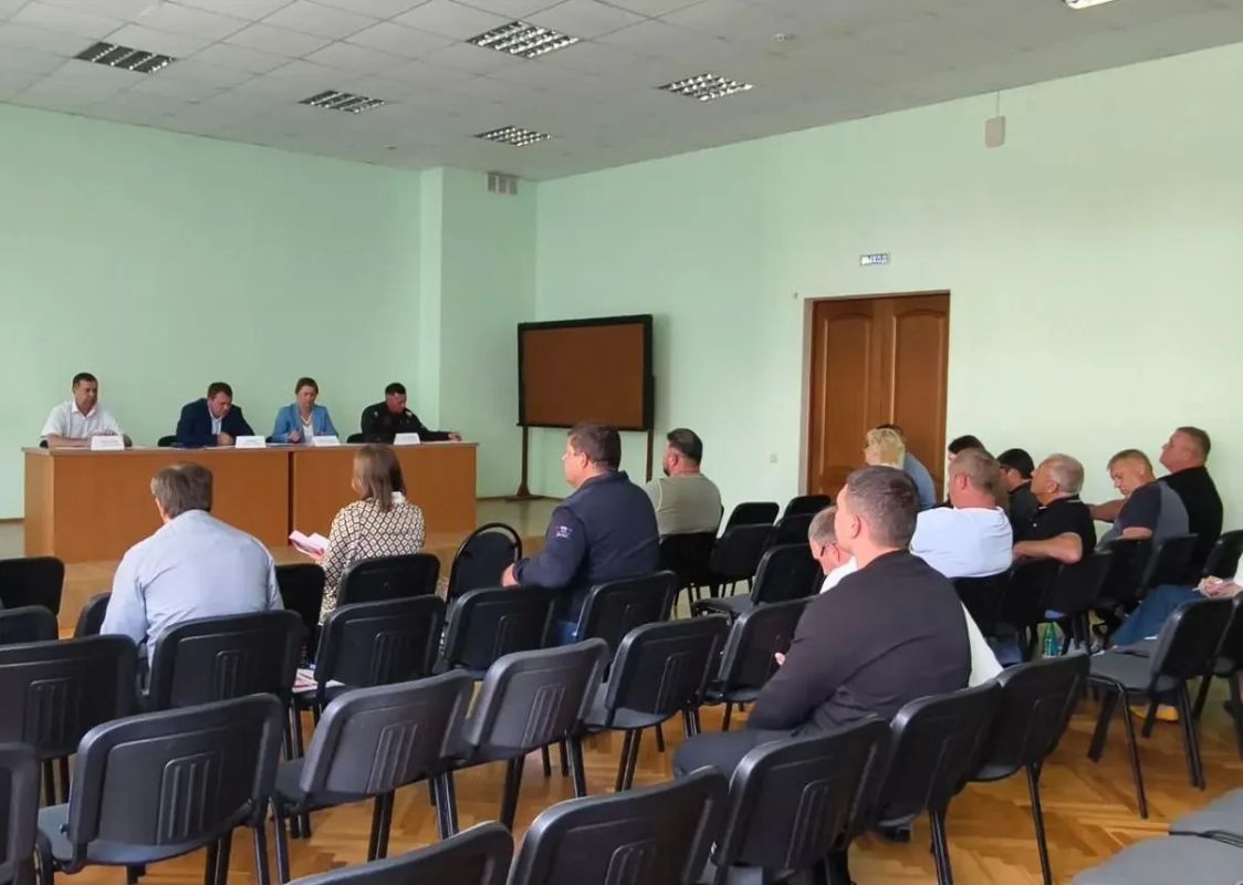 Состоялось совещание с водопользователями, обладающими решениями на пользование водными объектами для осуществления прудовой аквакультуры Состоялось совещание с водопользователями, обладающими решениями на пользование водными объектами для осуществления прудовой аквакультуры