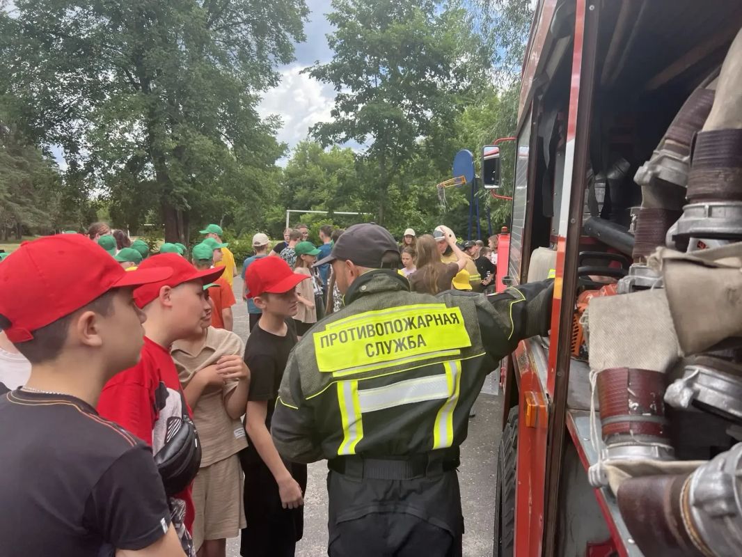 В ДОЛ "Орленок" и им. "У.Громовой" проведены комплексные занятия по пожарной безопасности В ДОЛ "Орленок" и им. "У.Громовой" проведены комплексные занятия по пожарной безопасности