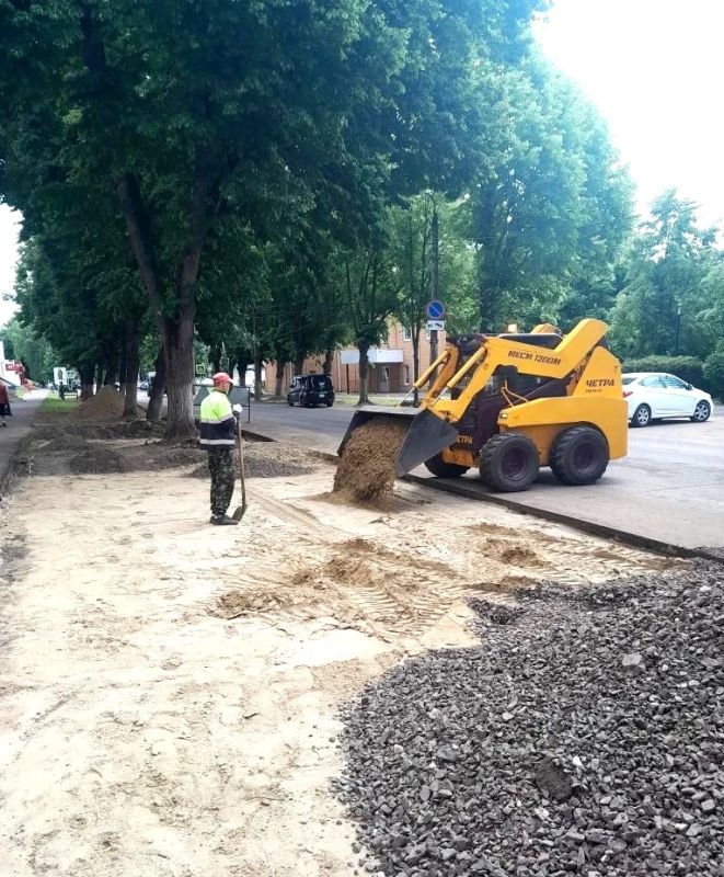 В Железногорске на улице Гайдара продолжаются активные работы по обустройству нового парковочного пространства В Железногорске на улице Гайдара продолжаются активные работы по обустройству нового парковочного пространства