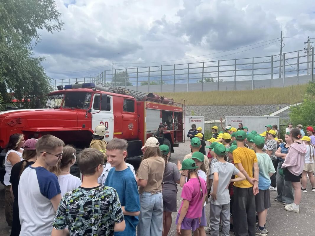 В ДОЛ "Орленок" и им. "У.Громовой" проведены комплексные занятия по пожарной безопасности В ДОЛ "Орленок" и им. "У.Громовой" проведены комплексные занятия по пожарной безопасности
