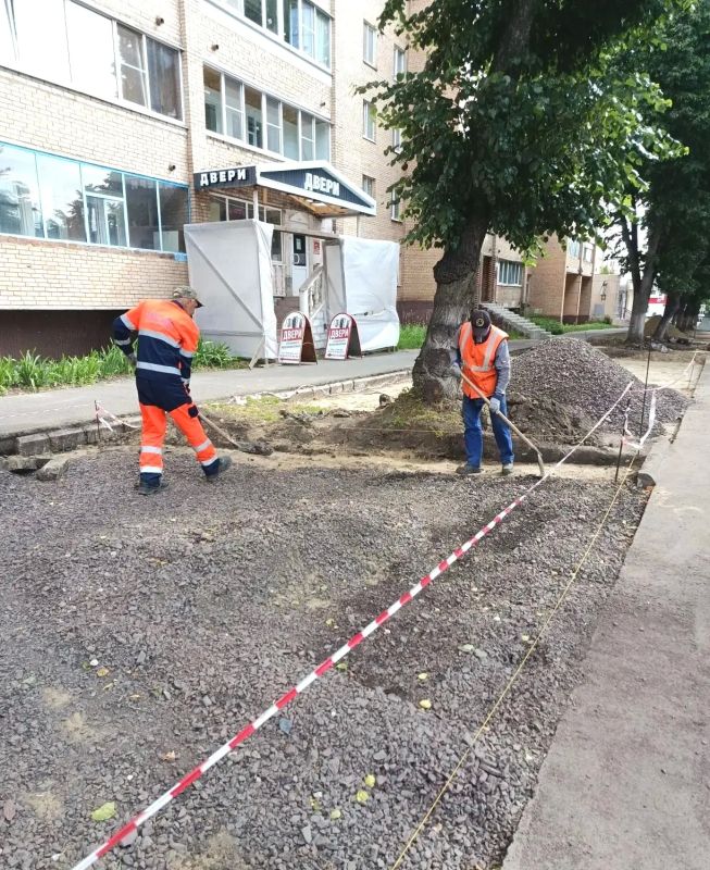 В Железногорске на улице Гайдара продолжаются активные работы по обустройству нового парковочного пространства В Железногорске на улице Гайдара продолжаются активные работы по обустройству нового парковочного пространства