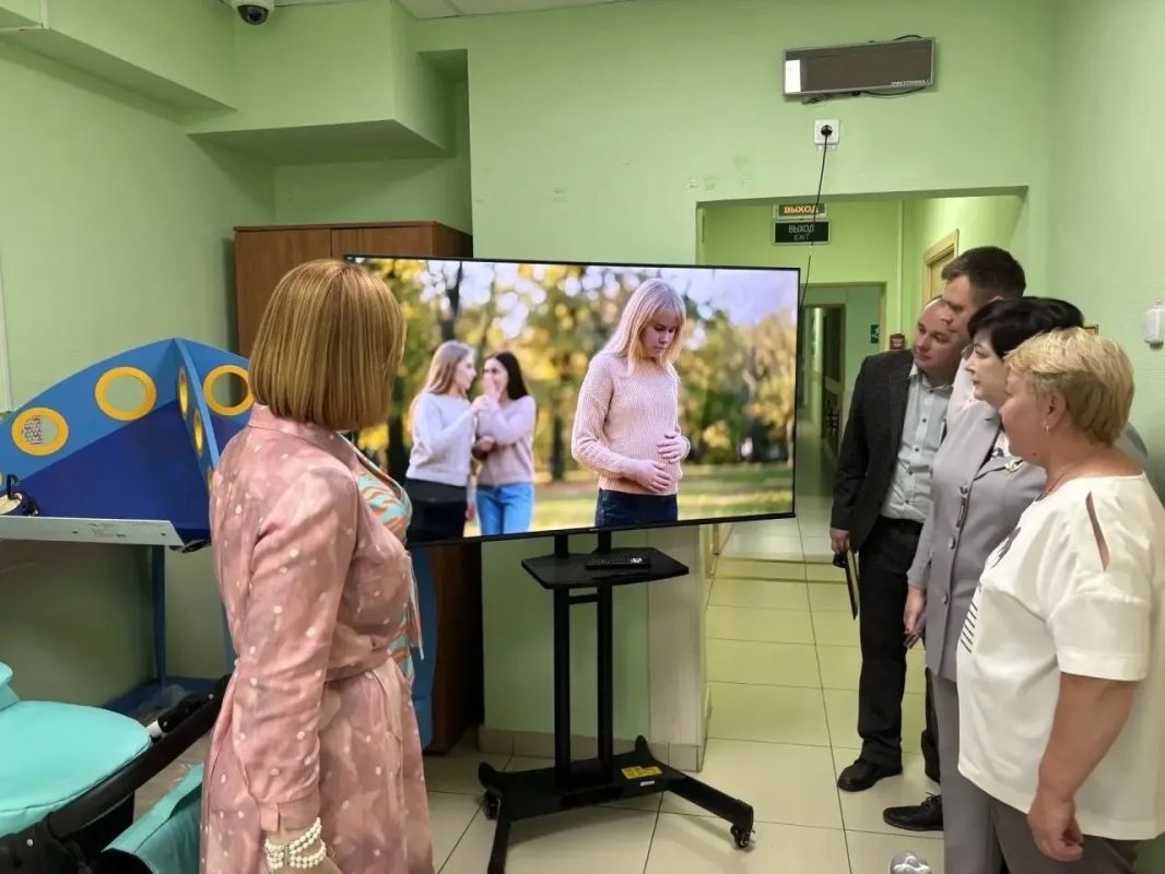 Заместитель министра социального обеспечения, материнства и детства Наталья Полякова вместе с сопредседателем общественного совета проекта Крепкая семья I Единая Россия в Курской области провели выездное заседание... Заместитель министра социального обеспечения, материнства и детства Наталья Полякова вместе с сопредседателем общественного совета проекта Крепкая семья I Единая Россия в Курской области провели выездное заседание...