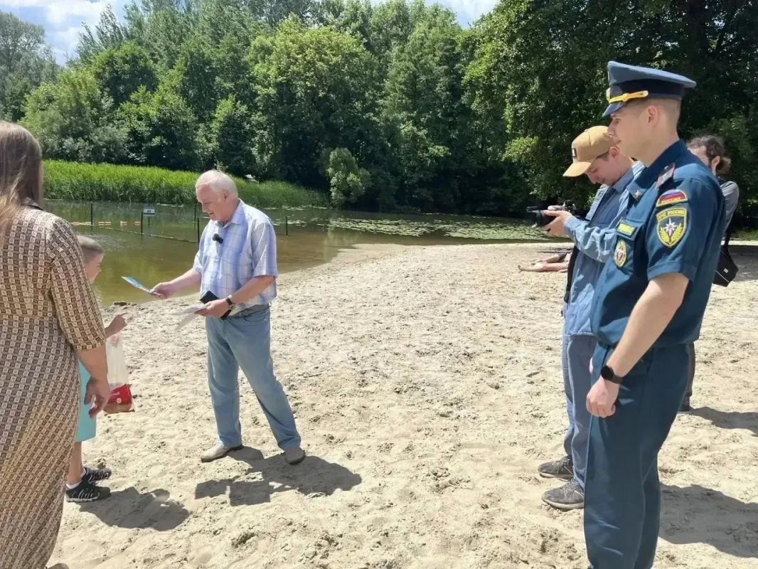 В прошедшие выходные представители администрации Центрального округа города Курска вместе со специалистами управления по ГО и ЧС провели плановую проверку организации работы спасательных постов на водных объектах В прошедшие выходные представители администрации Центрального округа города Курска вместе со специалистами управления по ГО и ЧС провели плановую проверку организации работы спасательных постов на водных объектах