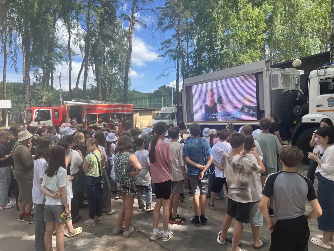 В ДОЛ им. «В.Терешковой" и им. "З.Космодемьянской" проведены комплексные занятия по пожарной безопасности В ДОЛ им. «В.Терешковой" и им. "З.Космодемьянской" проведены комплексные занятия по пожарной безопасности
