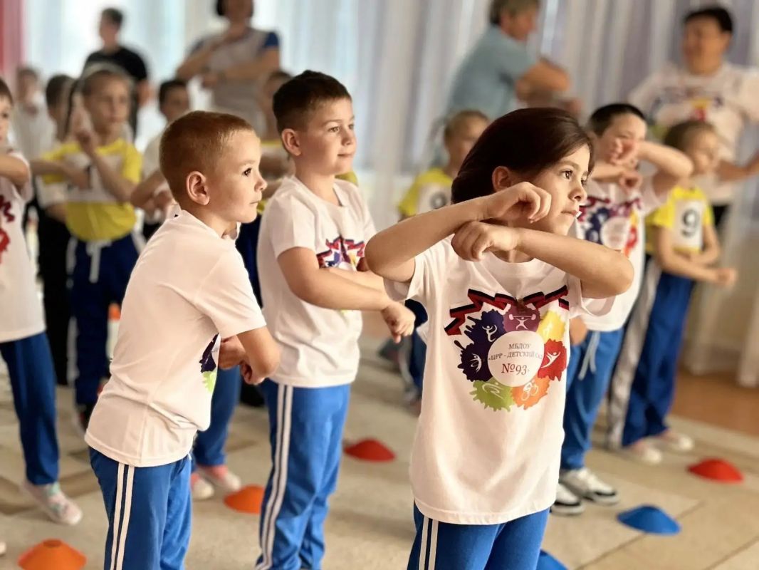 Курские дошколята соревновались в челночном беге и плавании Курские дошколята соревновались в челночном беге и плавании