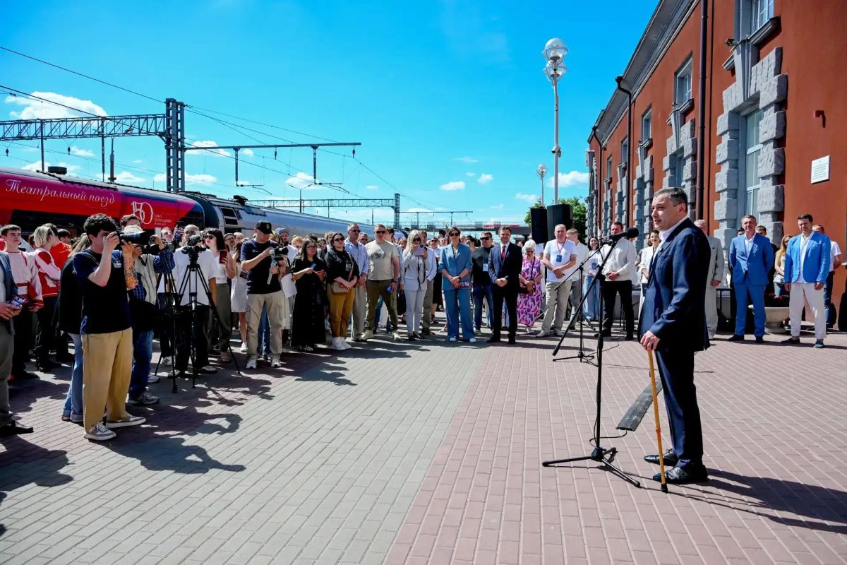 В Курске встретили «Театральный поезд» В Курске встретили «Театральный поезд»