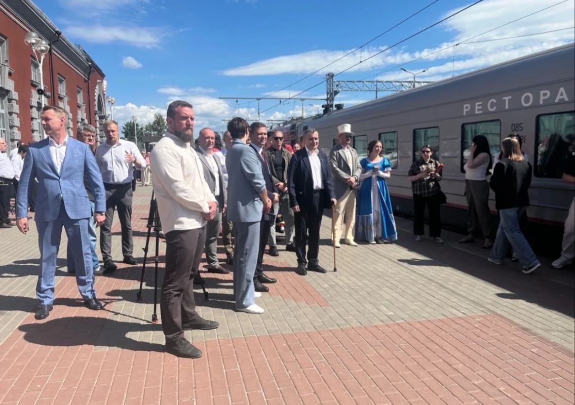 В Курск прибыл «Театральный поезд» В Курск прибыл «Театральный поезд»