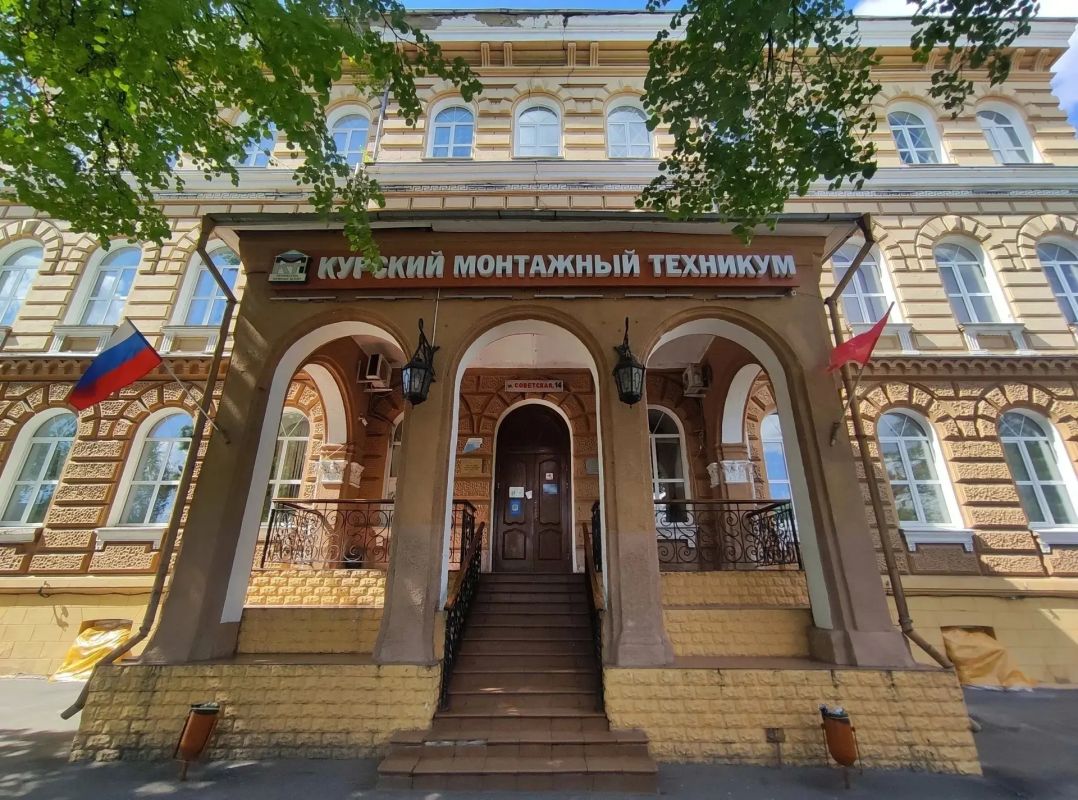 В Курске восстановят историческое здание Казенной палаты на улице Советской, 14. Сейчас в нем располагается Курский монтажный техникум