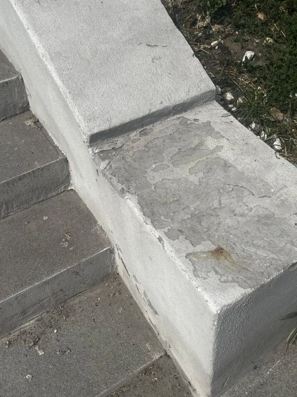 Не успели куряне обрадоваться благоустройству сквера "Спутник" в центре Курска, как он начал стремительно ветшать Не успели куряне обрадоваться благоустройству сквера "Спутник" в центре Курска, как он начал стремительно ветшать