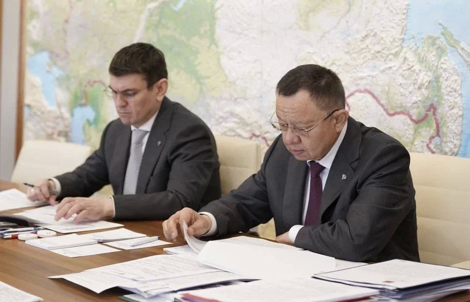 Министр строительства и ЖКХ РФ Ирек Файзуллин провел рабочую встречу с врио Губернатора Белгородской области Александром Шуваевым Министр строительства и ЖКХ РФ Ирек Файзуллин провел рабочую встречу с врио Губернатора Белгородской области Александром Шуваевым