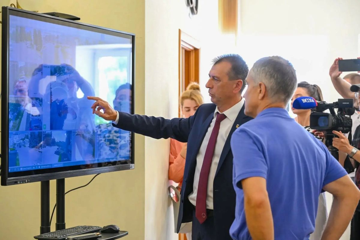Первый заместитель губернатора – председатель Правительства Курской области Александр Чепик с рабочим визитом посетил Курчатов Первый заместитель губернатора – председатель Правительства Курской области Александр Чепик с рабочим визитом посетил Курчатов