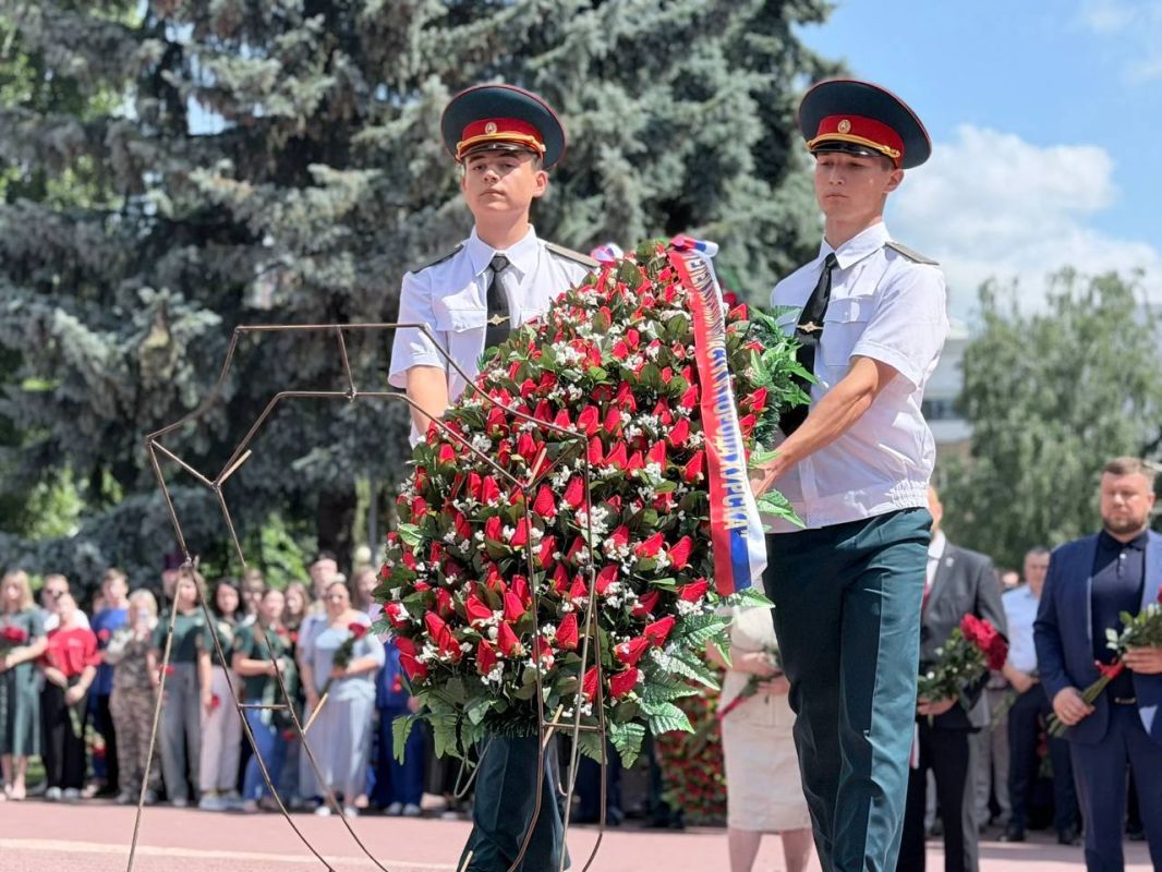 Алексей Томанов: Помним и чтим героев!. Сегодня, в День ветеранов боевых действий, мы отдаём дань уважения тем, кто с честью выполнял свой долг перед Родиной Алексей Томанов: Помним и чтим героев!. Сегодня, в День ветеранов боевых действий, мы отдаём дань уважения тем, кто с честью выполнял свой долг перед Родиной