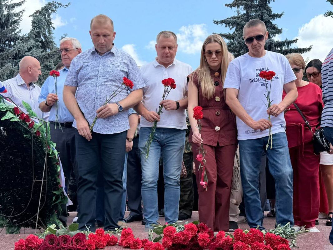 Алексей Томанов: Помним и чтим героев!. Сегодня, в День ветеранов боевых действий, мы отдаём дань уважения тем, кто с честью выполнял свой долг перед Родиной Алексей Томанов: Помним и чтим героев!. Сегодня, в День ветеранов боевых действий, мы отдаём дань уважения тем, кто с честью выполнял свой долг перед Родиной