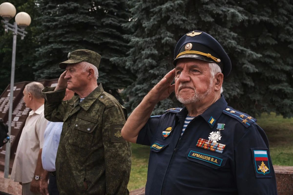 Сегодня вся страна отмечает День ветеранов боевых действий Сегодня вся страна отмечает День ветеранов боевых действий