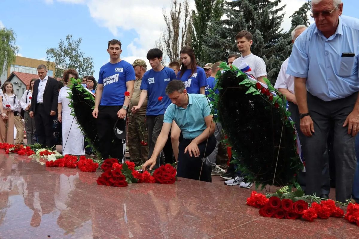Курские единороссы, сторонники и молодогвардейцы официально отметили День ветеранов боевых действий Курские единороссы, сторонники и молодогвардейцы официально отметили День ветеранов боевых действий