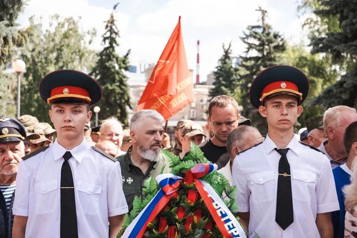 Александр Хинштейн: 1 июля — день тех, кто не прячется за чужими спинами: кто идёт вперёд, когда страшно, и остаётся верен долгу, когда тяжело Александр Хинштейн: 1 июля — день тех, кто не прячется за чужими спинами: кто идёт вперёд, когда страшно, и остаётся верен долгу, когда тяжело