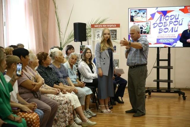 Фотохудожник запечатлел подвиг курских волонтеров Фотохудожник запечатлел подвиг курских волонтеров