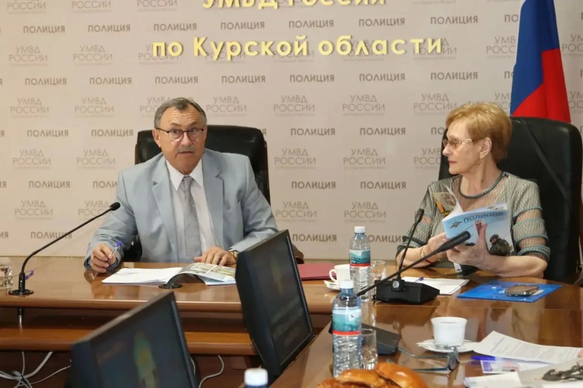 В Управлении МВД России по Курской области прошло заседание Общественного совета нового созыва В Управлении МВД России по Курской области прошло заседание Общественного совета нового созыва