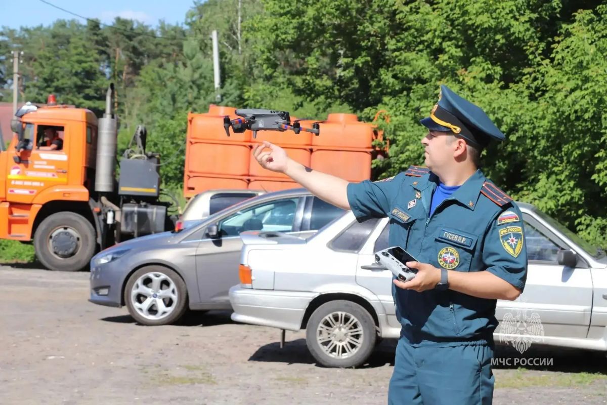 Курские спасатели приняли участие в показном учении на базе детского оздоровительного лагеря «Орленок» областного центра Курские спасатели приняли участие в показном учении на базе детского оздоровительного лагеря «Орленок» областного центра