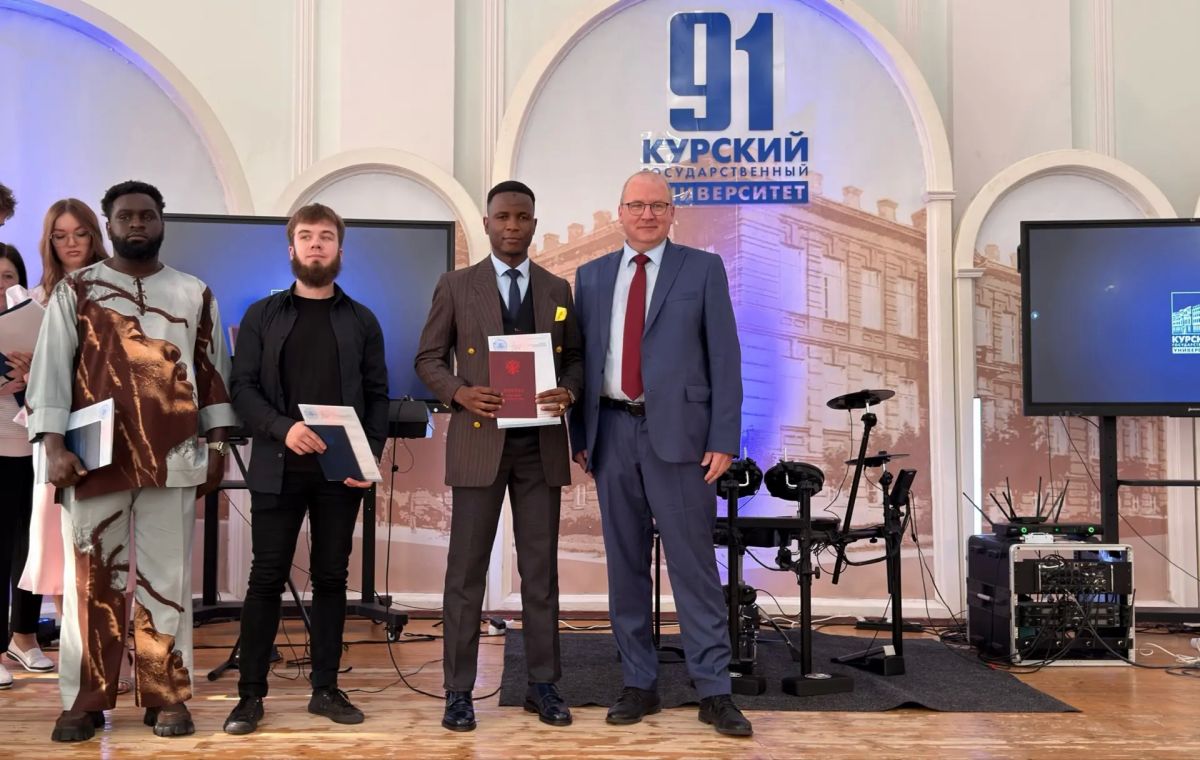Сегодня стены Курского государственного университета наполнились особой атмосферой — здесь царили радость, волнение и гордость Сегодня стены Курского государственного университета наполнились особой атмосферой — здесь царили радость, волнение и гордость