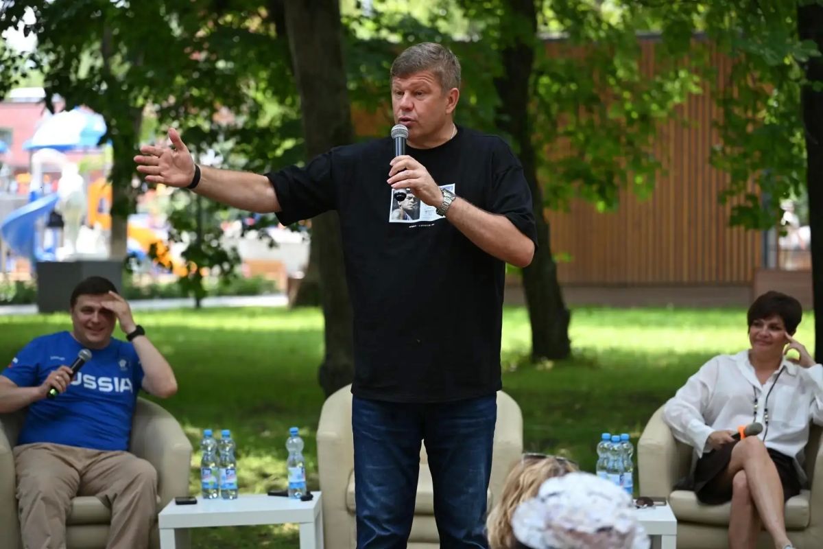 Дмитрий Губерниев оценил парк Пионеров и встретится с медиа Дмитрий Губерниев оценил парк Пионеров и встретится с медиа