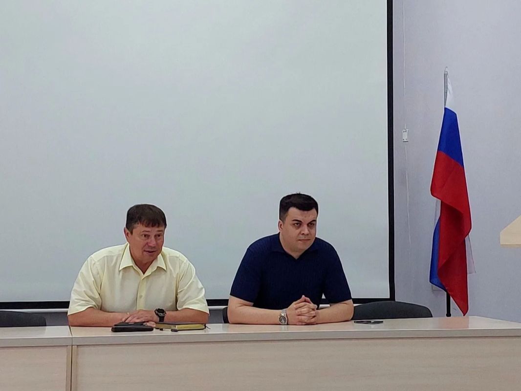 Вчера, 1 июля 2026 года, в актовом зале Администрации Октябрьского района Курской области состоялось важное совещание, посвященное мерам государственной поддержки малых форм хозяйствования в сфере АПК региона