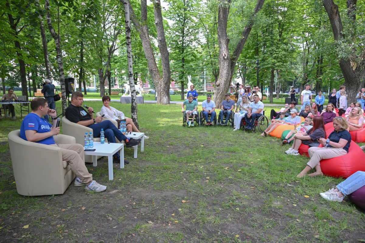 Дмитрий Губерниев оценил парк Пионеров и встретится с медиа Дмитрий Губерниев оценил парк Пионеров и встретится с медиа