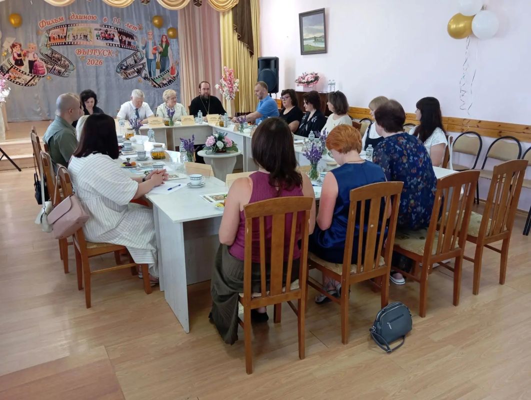В Курске кандидат в депутаты Госдумы Василий Пискарев посетил православную гимназию В Курске кандидат в депутаты Госдумы Василий Пискарев посетил православную гимназию