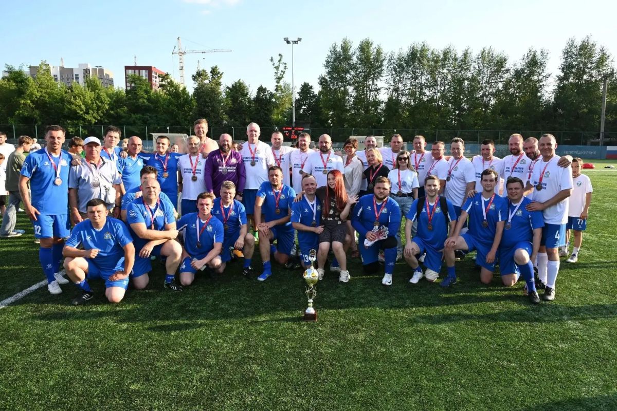Спорт и командный дух!. В День спортивного журналиста, 2 июля 2026 года, на стадионе «Олимп» прошёл товарищеский футбольный матч между Сборной Правительства Курской области и Сборной журналистов региона Спорт и командный дух!. В День спортивного журналиста, 2 июля 2026 года, на стадионе «Олимп» прошёл товарищеский футбольный матч между Сборной Правительства Курской области и Сборной журналистов региона