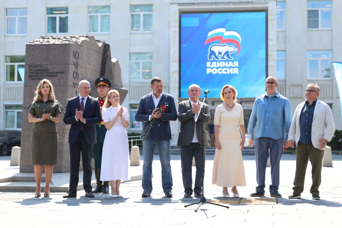 Дмитрий Саблин: Сегодня вместе с коллегами из Московской городской Думы, однопартийцами приняли участие в церемонии завершения марафона «Города-герои — города Героев Дмитрий Саблин: Сегодня вместе с коллегами из Московской городской Думы, однопартийцами приняли участие в церемонии завершения марафона «Города-герои — города Героев