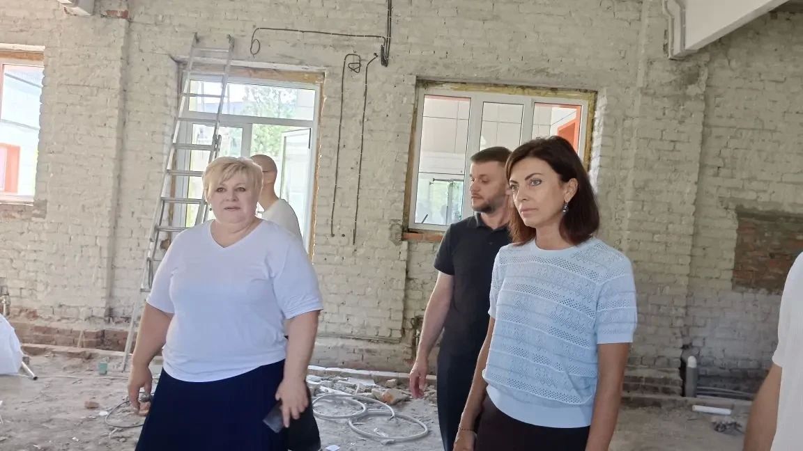 В Обоянском районе проконтролировали ход капремонта школ и соцобъектов В Обоянском районе проконтролировали ход капремонта школ и соцобъектов