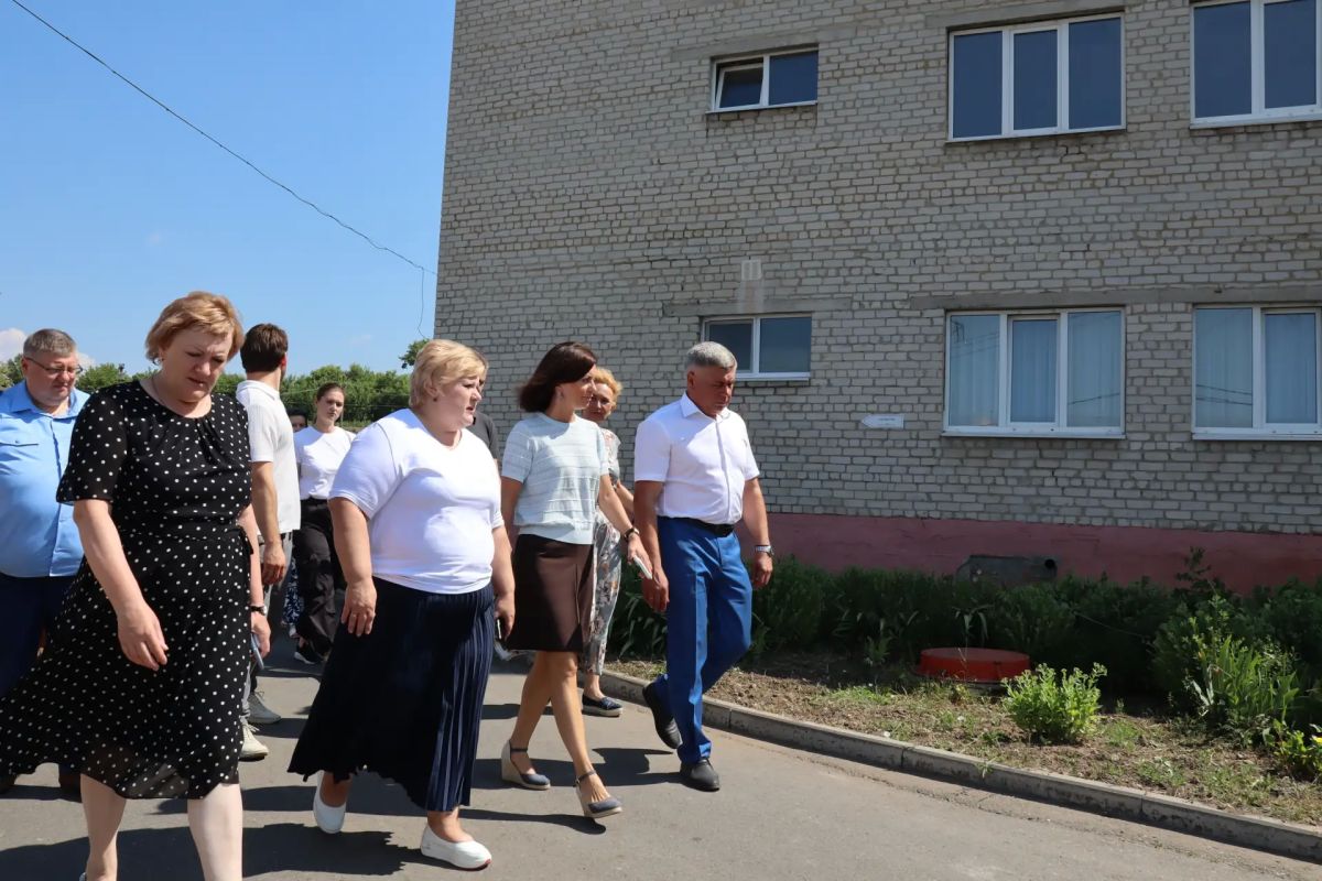 Первый заместитель руководителя Администрации Курской области Олеся Дворцова посетила с рабочим визитом Обоянский район Первый заместитель руководителя Администрации Курской области Олеся Дворцова посетила с рабочим визитом Обоянский район