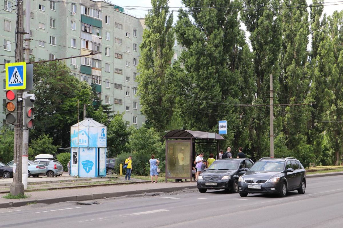 Накануне вместе с заместителем главы города Курска Евгением Полянским, курирующим сферы ЖКХ и городского хозяйства, провели объезд дорог областного центра Накануне вместе с заместителем главы города Курска Евгением Полянским, курирующим сферы ЖКХ и городского хозяйства, провели объезд дорог областного центра