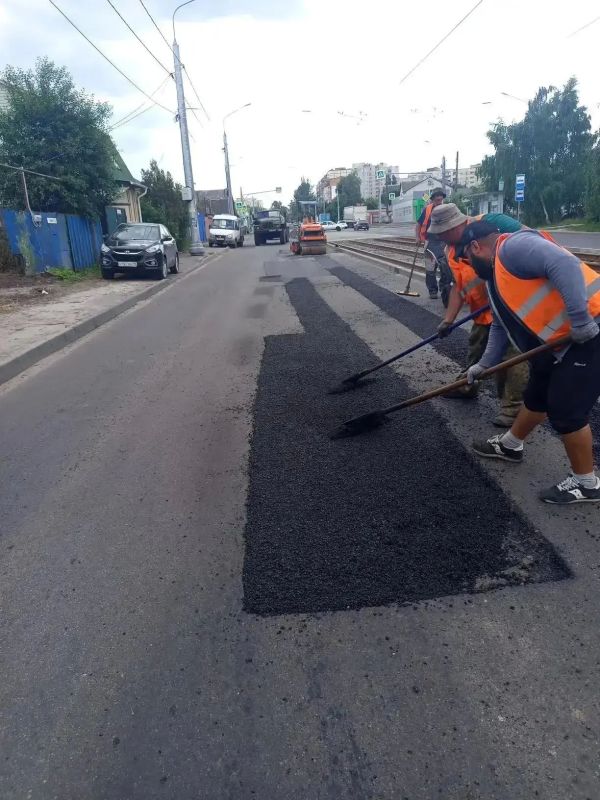 В Курске до конца лета заделают ямы на 100 участках дорог В Курске до конца лета заделают ямы на 100 участках дорог