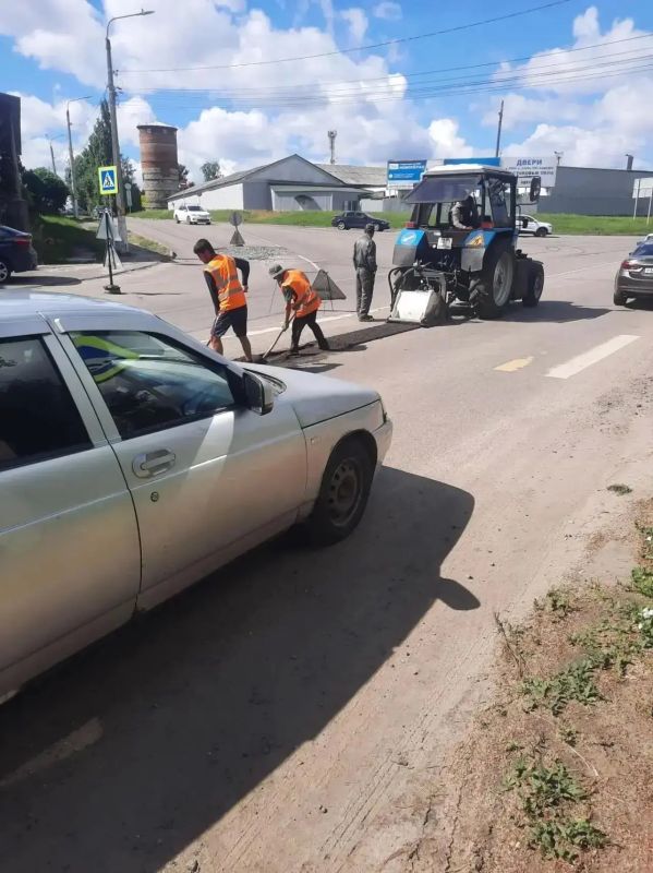 В Курске до конца лета заделают ямы на 100 участках дорог В Курске до конца лета заделают ямы на 100 участках дорог