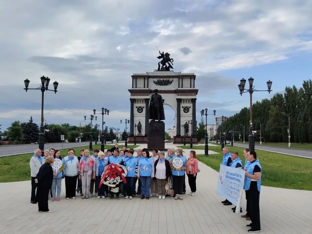 В день 83-й годовщины начала Курской битвы от стелы «Курск – город воинской славы» был дан торжественный старт XXXVI Маршу мира В день 83-й годовщины начала Курской битвы от стелы «Курск – город воинской славы» был дан торжественный старт XXXVI Маршу мира