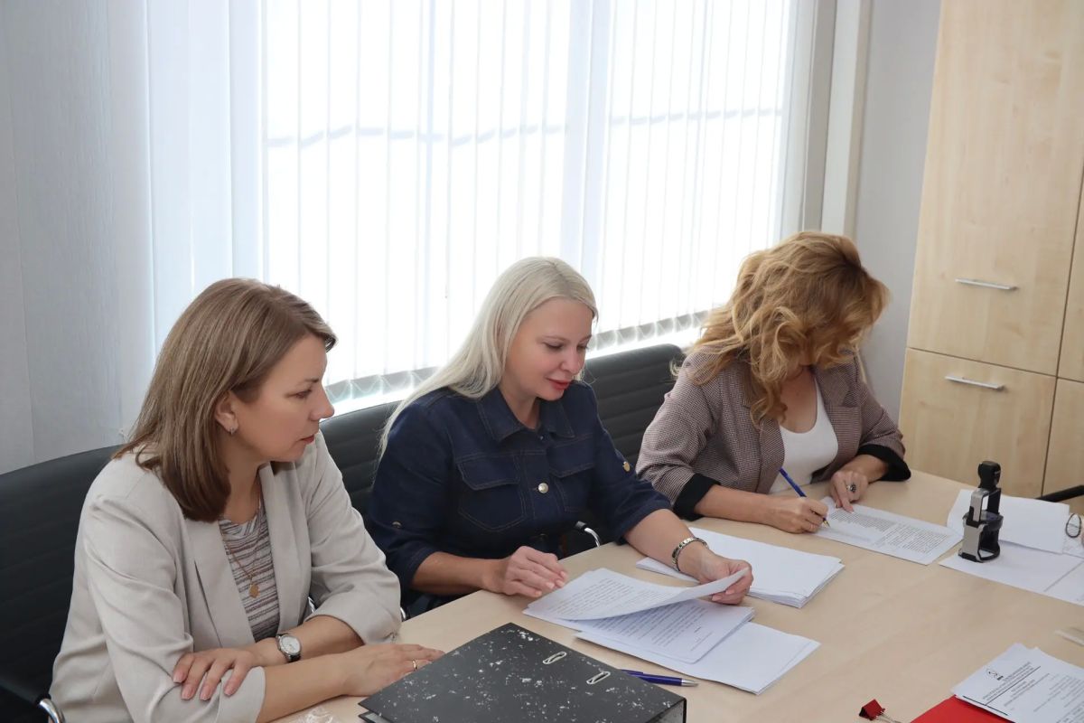 В Избирательную комиссию Курской области поступили документы от КПРФ В Избирательную комиссию Курской области поступили документы от КПРФ