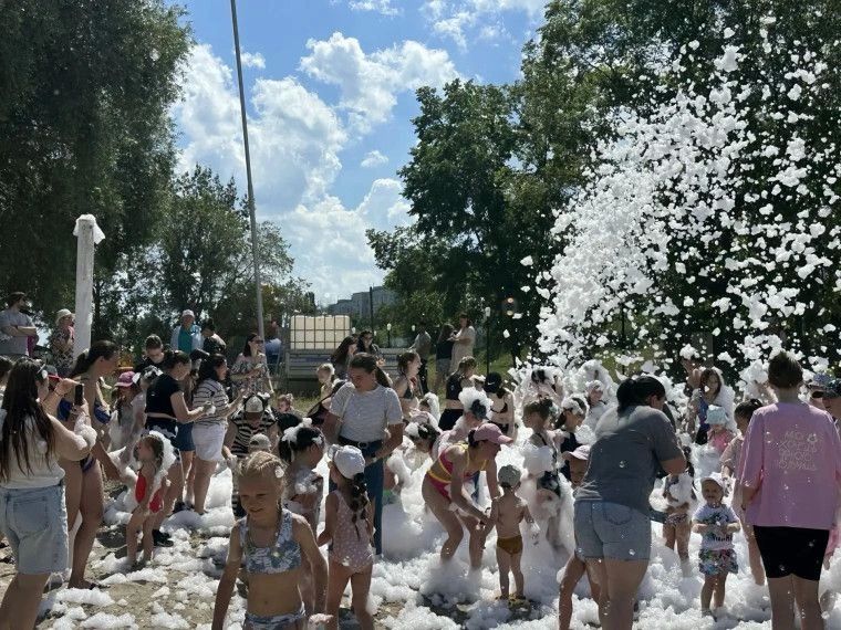 В парке культуры и отдыха «Теплый берег» прошла пенная вечеринка В парке культуры и отдыха «Теплый берег» прошла пенная вечеринка