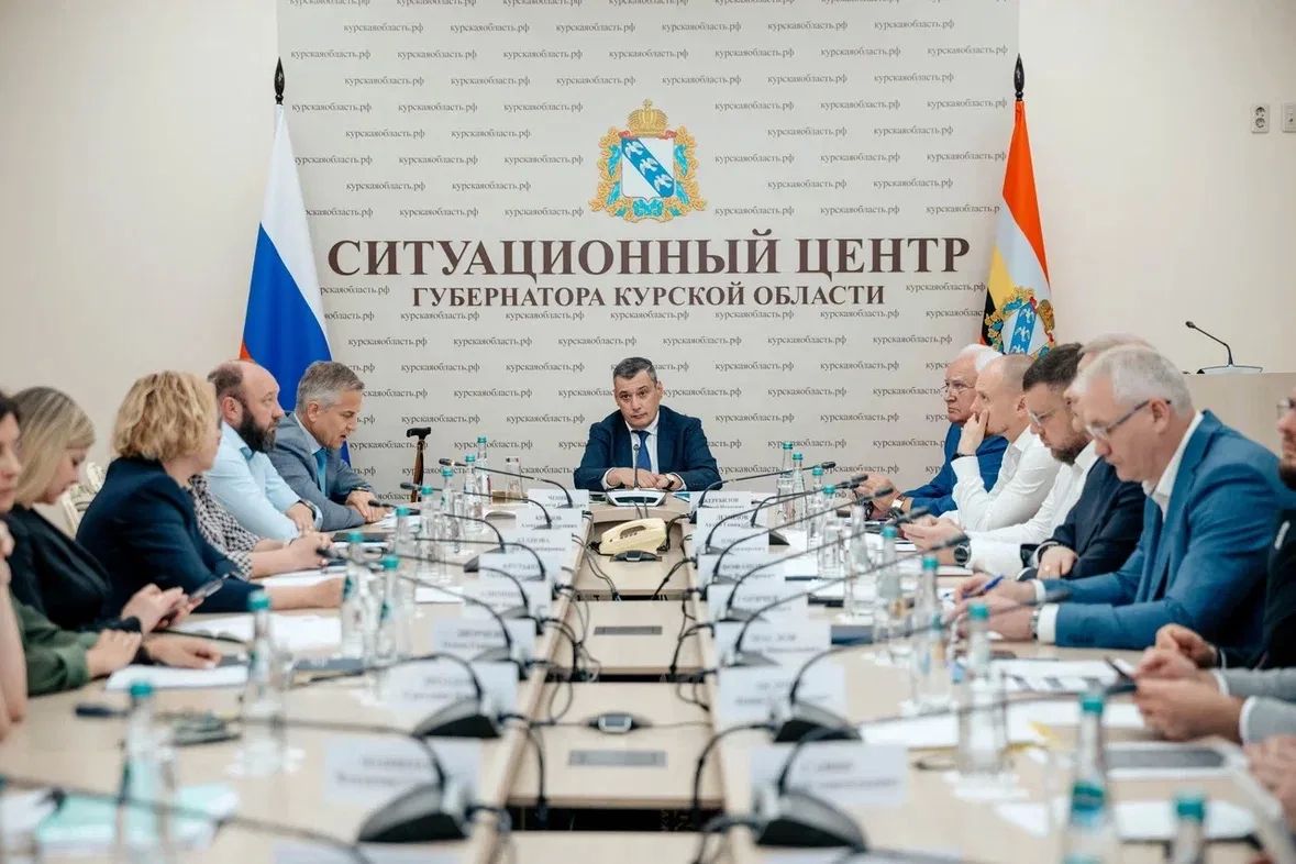 Александр Хинштейн: Рабочий понедельник начали с заседания Правительства Курской области