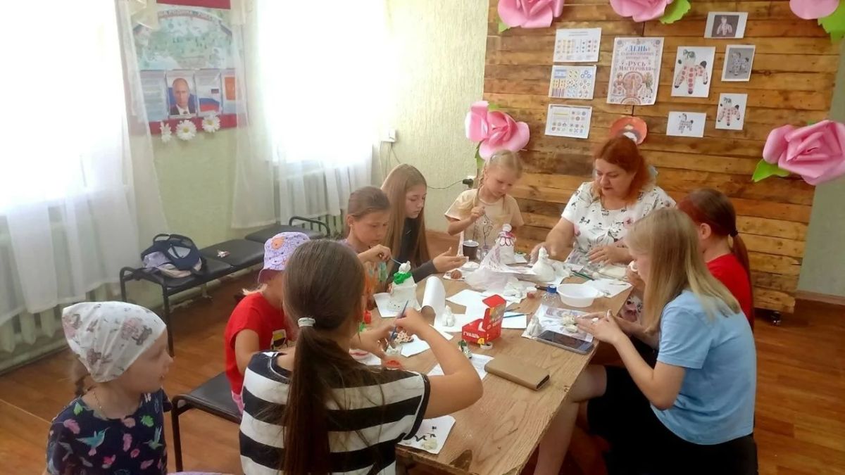 В Чермошнянском сельском Доме культуры царила праздничная атмосфера, наполненная духом народных традиций В Чермошнянском сельском Доме культуры царила праздничная атмосфера, наполненная духом народных традиций