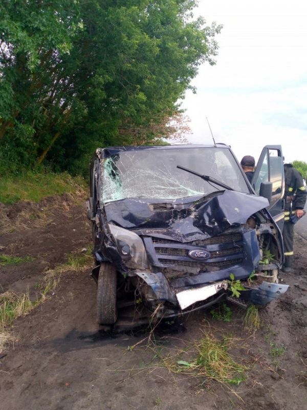 В жутком ДТП под Курском погибла женщина-водитель В жутком ДТП под Курском погибла женщина-водитель